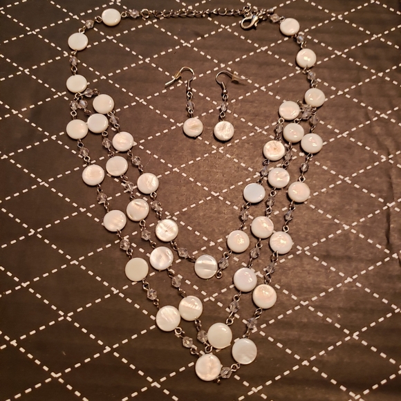 free White stone layered necklace set - Picture 3 of 3